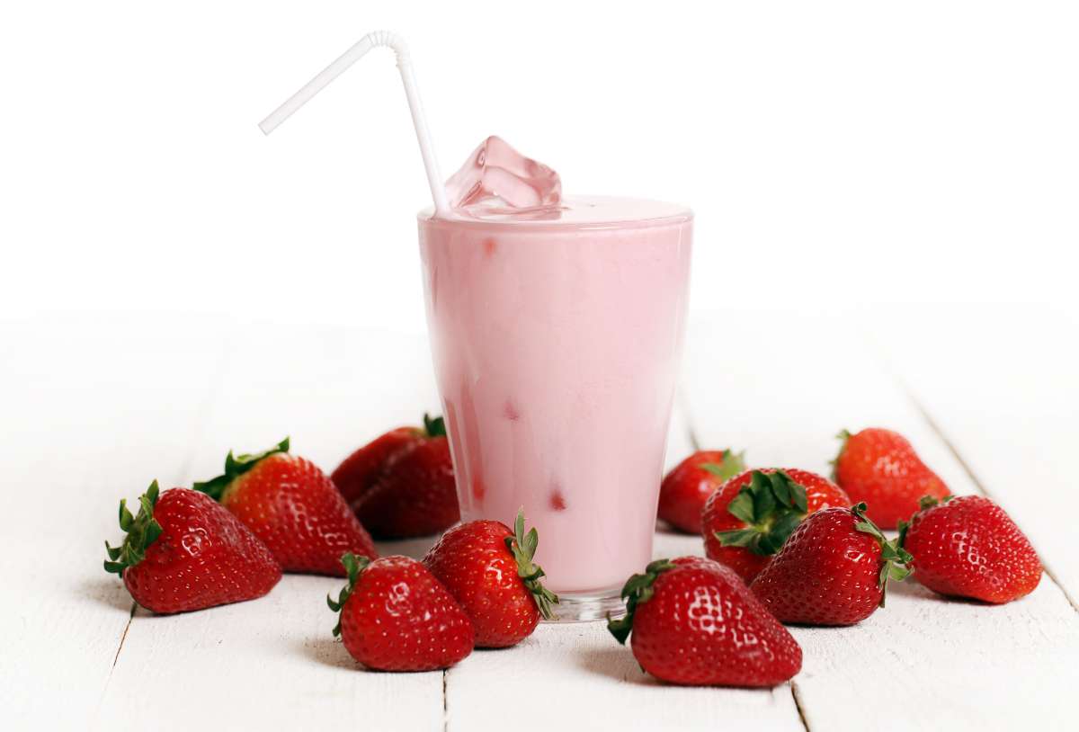 Strawberry lassi