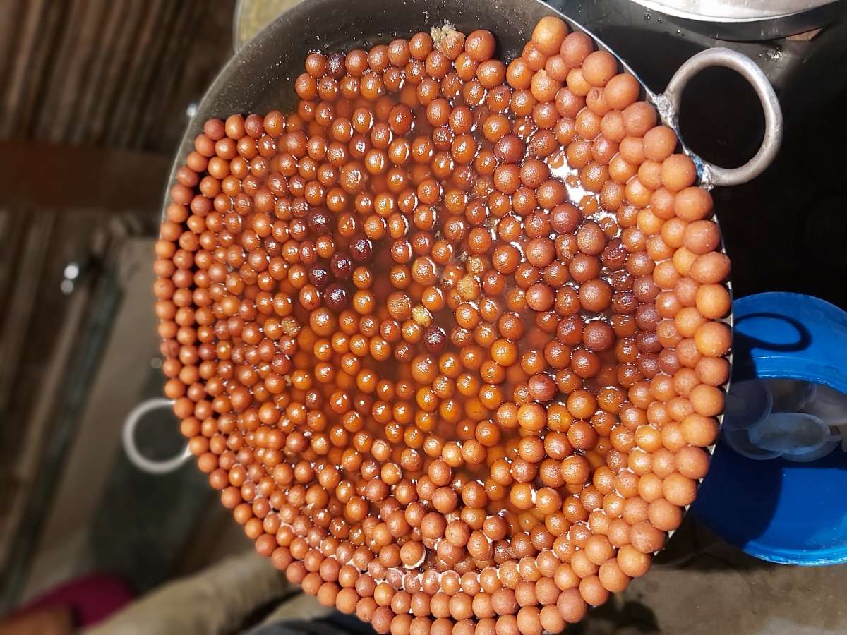 Gulab Jamun at Sarafa Bazaar